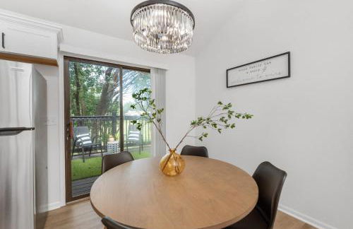 Beautiful 6 bed 3 bath home in quiet neighborhood - Foto 8