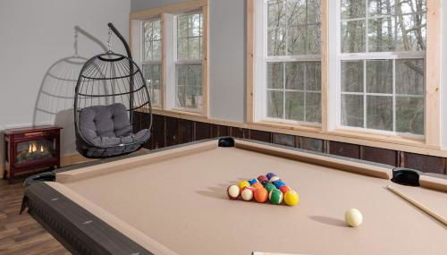 Boone Getaway Dog Friendly, Hot Tub, Fire Pit! - Foto 4