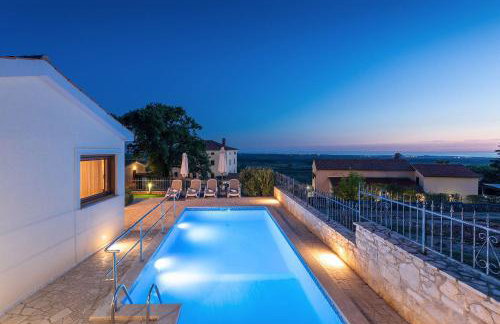 Einzigartige Villa mit Salzwasserpool, Panoramablick, Bikes, Trampolin, Tischtennis - Foto 34