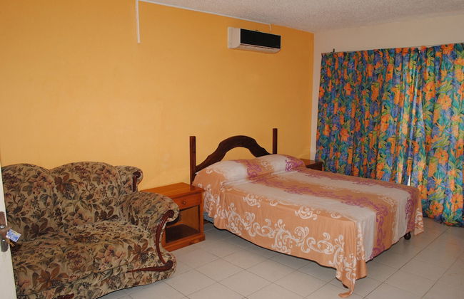 Stingray Beach Studio - Photo 2