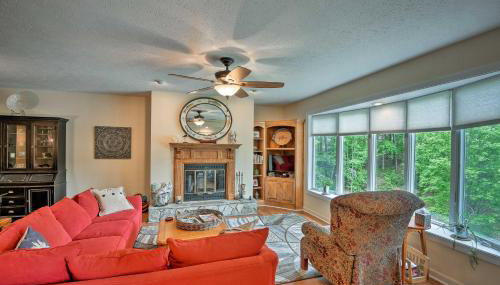 Lakefront Condo with Resort-Style Amenities and Marina - Foto 2