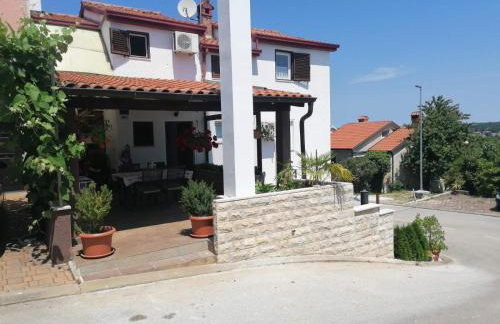 Apartments with parking space Dajla, Novigrad - 6935 - Photo 3