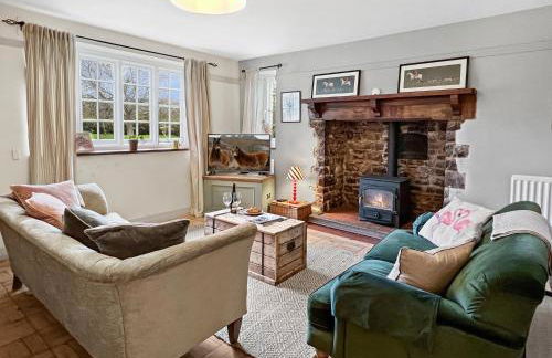 Bossington Green Cottage - Photo 2