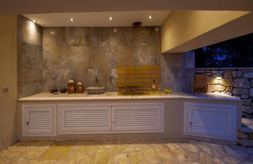 Villa Ozias a modern,spacious, swimmig pool villa. - Foto 44