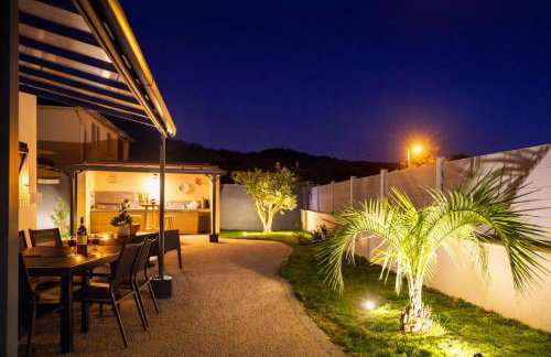 Sublime villa des Oliviers - Piscine chauffée, espace détente, Baby-foot, cuisine extérieure - proche d'Agen - Foto 43