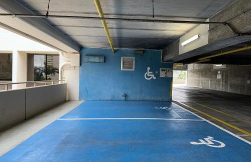 36Fl with Ocean View, Mins to Waikiki Beach, Parking - Foto 96