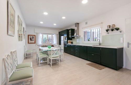 Queen Fabiola Villa, spacius home with private Pool in east Malaga - Photo 20