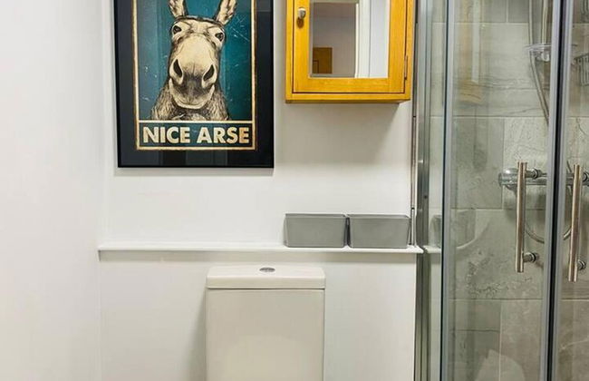 Luxury 2 bed Apartment Golden Triangle w Parking - Foto 10