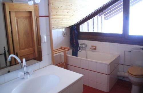 Apartment in Petit Châtel near Cable Car - Foto 12