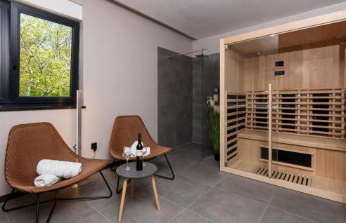 Amazing Home In Labin With Sauna - Photo 36