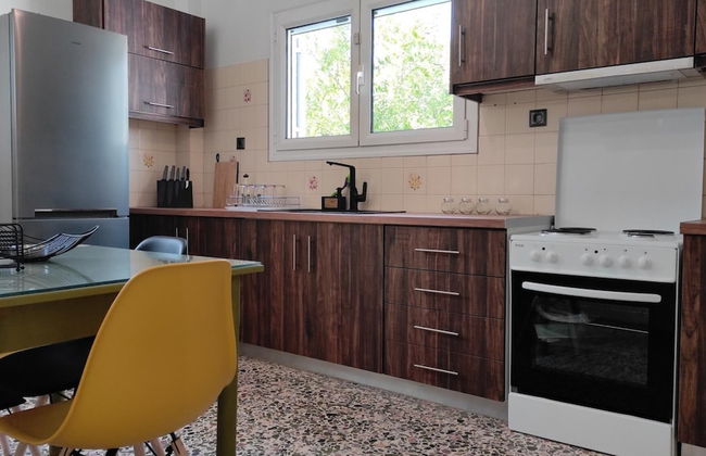 City Apartment w 3 BR Spacious Yard - Photo 14