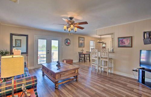 Home in Historic Waxahachie with Yard and Patio! - Foto 4