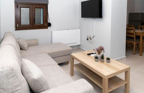 Το Σπίτι της Γιαγιάς 1 (Grandma's House 1) - Photo 2