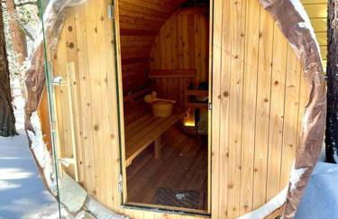 Serene and Magical Cabin w/Barrel Sauna and Fireplace - Foto 18