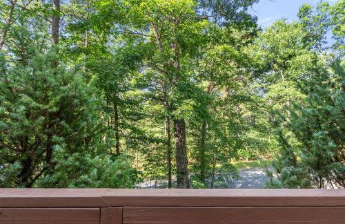 Cozy Retreat w Hot Tub Firepit & Grill near Bryce - Foto 48