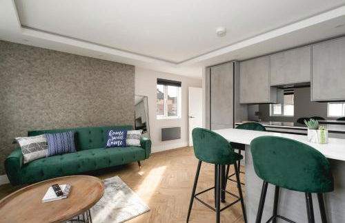 Skyvillion - COZY LARGE 4 & 1 Bed Apartments in London Enfield, Mins to Tube Station, Free Wi-Fi - Foto 20