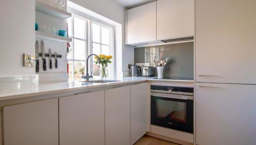 Little George, Henley-in-Arden Luxury Apartment with Private Parking - Foto 5, stove, dishwasher