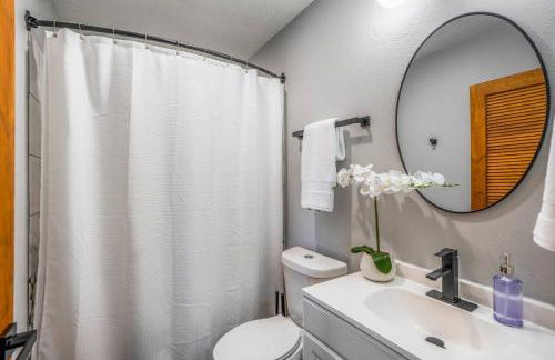 Cozy, Fully-Equipped Studio With Gated Parking! - Foto 13