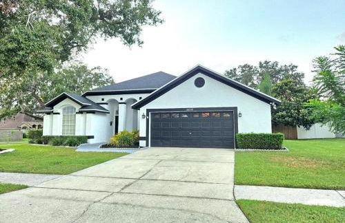 Pool house Best location in Wesley Chapel - Photo 12