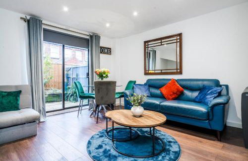 Great Location 2 Bedroom House in Nottingham, Private Garden, Fast Wi-Fi and Free Parking - Photo 6