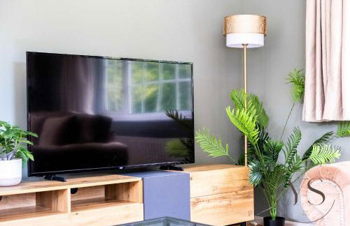 Spacious 6BR Villa in 32 Le More Birmingham with 7 Beds and Free Onsite Parking - Foto 17