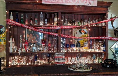 1870s Stained Glass Nostalgia - Foto 25