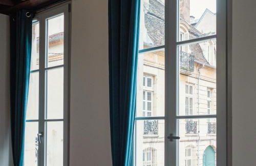 Au roi lion, place Saint Michel - Foto 10