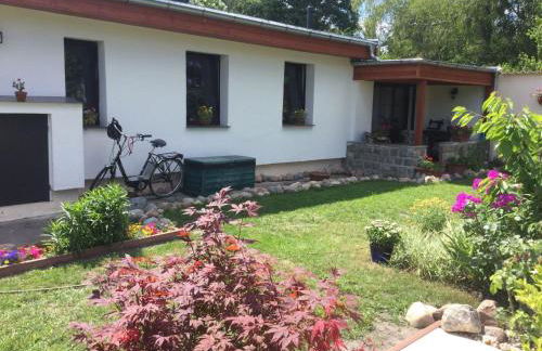 Holiday Home Kleines Ferienhaus in Rangsdorf mit großem Garten by Interhome - Photo 3