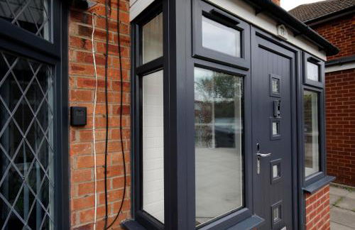 Spacious 3BR by Avalora Shortlets & Serviced Accommodations Queensway with big garden, Near train station - Foto 67