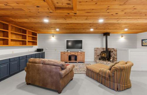 6 BR 4BA Redwood Retreat w Pool - Foto 21