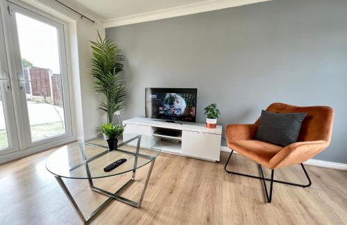 Spacious 3-Bedroom house with 5 beds and sofa-bed - Foto 1