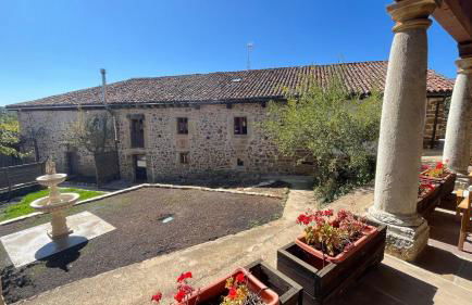 Hotel y Casa Rural El Retiro del Oso - Foto 1