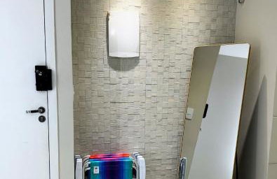 Flat com 2 Qts próx a praia, shoppings, mercados, restaurantes e padarias - Foto 11