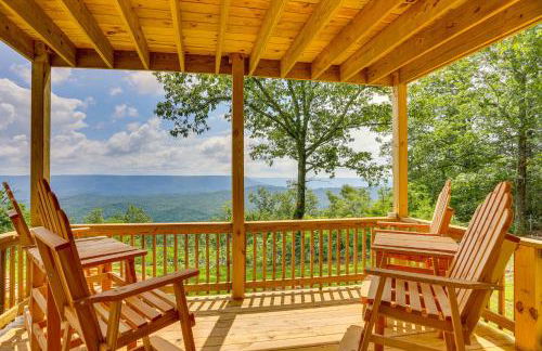 Mtn-View Gem Flat Rock Retreat with Deck and Grill! - Foto 23