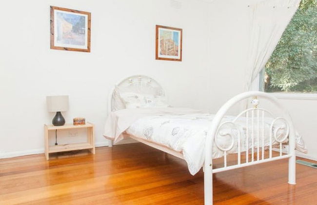 Eltham Retreat - Photo 5