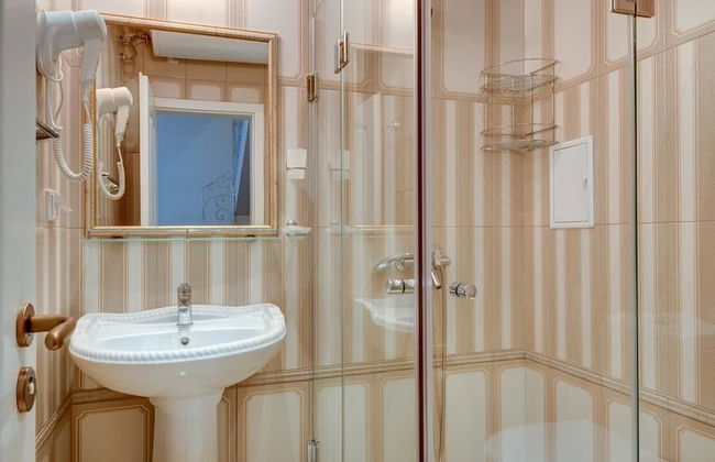 Venera & Anastasia Palace Apartments - Photo 33