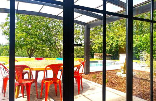 "La Case" - Magnifique ferme rénovée au cœur de la nature - Piscine privée sans vis-à-vis - Vue dégagée - Jardin - Stationnements gratuits devant la propriété - Belles prestations - Foto 30