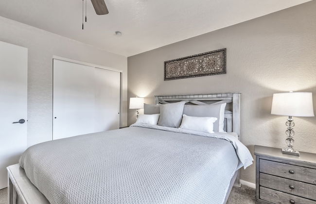 Luxurious Home with Red Rock Views - Foto 9