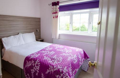 Smitten House 4 Bedroom RHYL - Photo 23