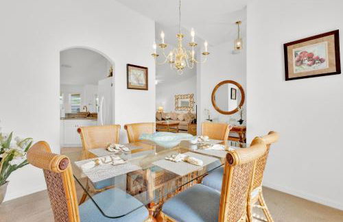 Home with Private Pool, Game Room & Big Backyard! - Foto 18