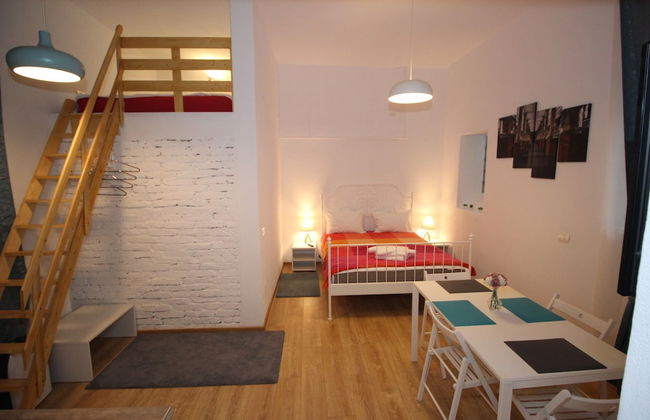 92 Residence - Photo 6