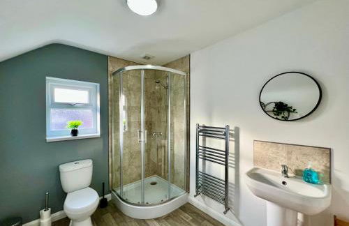 Curzon House Two - Great for Contractors or Family Holidays - Foto 33