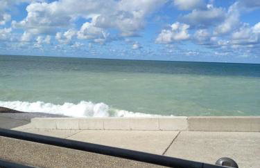 Vue mer à Dieppe, les pieds dans l'eau - Foto 13