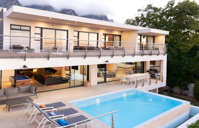 The Blue Emerald - Photo 1