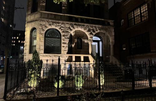 Stone Mansion Sleeps 10-20 Free TV & Parking - Foto 2