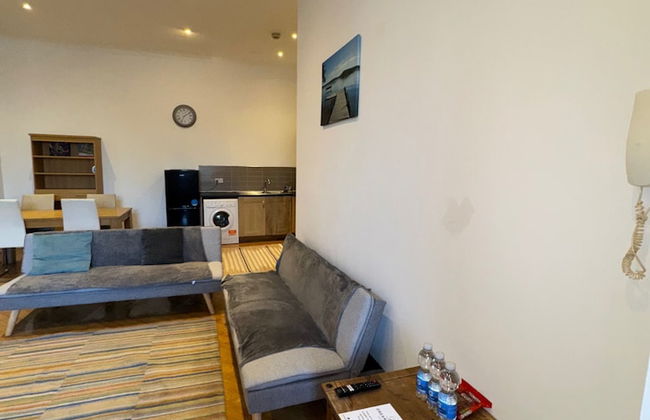 Westgate Haven - Spacious 4 Bedroom Apartment - Photo 7