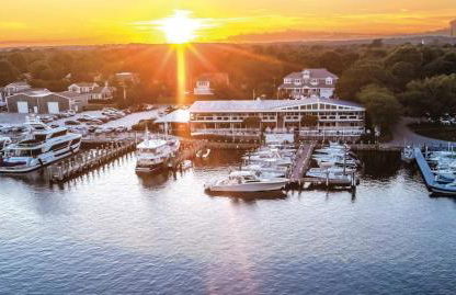 Jenkins Pond Beach Access with BBall Hoop & Grill, Bright Cape Cod Retreat near Jenkins Pond in Falmouth - Parking, Modern Retreat with Outdoor Space, 24 Hour Hospitality - Foto 27