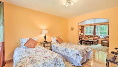 Granby Home with Deck Less Than half Mi to Aldrich Lake! - Foto 5