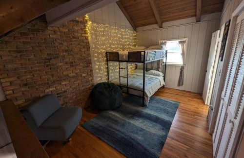 cozy lakeside retreat - Photo 19