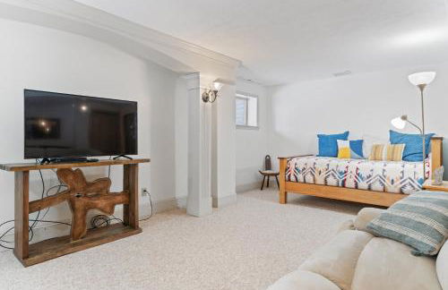 Spacious Lakefront Retreat w/Stunning Views - Foto 12